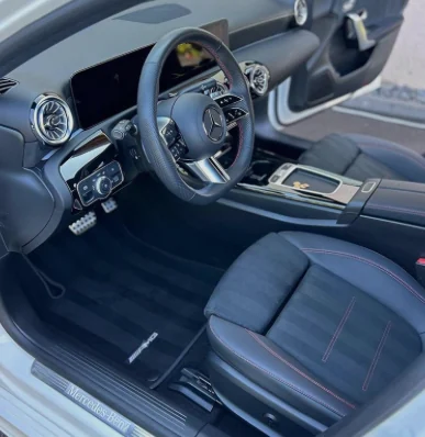 Intérieur Mercedes propre